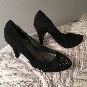 Black heels with gray studs